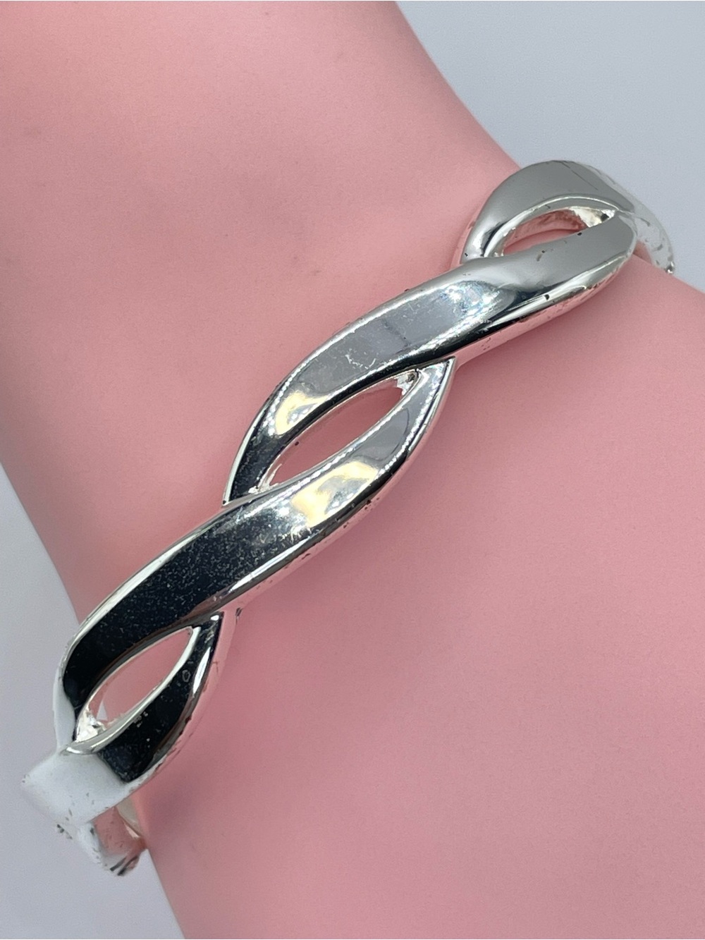 Silver Tone Twisted Clamper Bracelet Hinged Cuff Minimalist Vintage Style